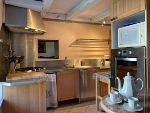 Charme Authentique au Moulin de Saphoz avec Grand Jardin - FR-1-583-499