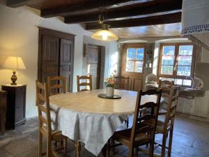 Charme Authentique au Moulin de Saphoz avec Grand Jardin - FR-1-583-499