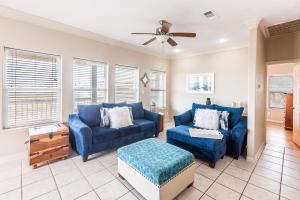 Beach Front Baby – Ocean Views, Golf Cart & Pet Friendly!