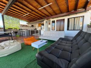 Apartamento duplex con terraza privada cerca estadio Atanasio Girardot - 3-звездочные отели в городе Медельин