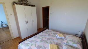 Apartments in Senj 17103