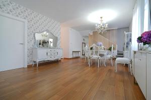 GALIHOST - Enorme casa con gran zona exterior en Cambados