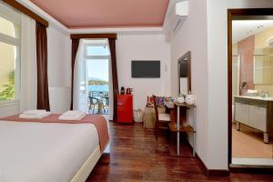 Deluxe Double Room with Balcony and Sea View room in Poros Mood