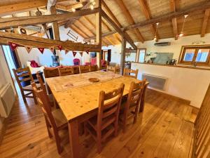 Chalet Confort 4 Ch, 3 SDB, Proche 3 Vallées, Wifi Gratuit - FR-1-452-58