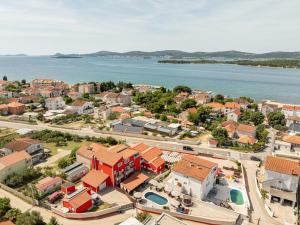 XXXL Villa Ancora with heated pool