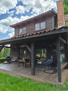 Stay At This Magnificent 100 Year Old Barn