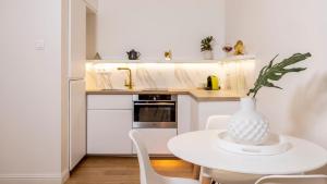 Lavish Living steps from the Basilica