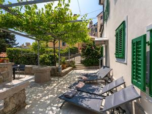 Holiday Home Conrad by Interhome