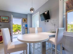 Holiday Home Garden by Interhome