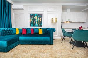 Luxury for business & pleasure Royal 1