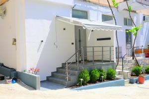 Ola Apartments