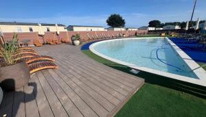 Hayling Island Holiday Park Holiday Home Sleeps 4