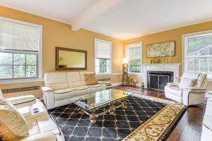 16 Mi to Baltimore Spacious Home in Owings Mills!