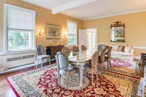 16 Mi to Baltimore Spacious Home in Owings Mills!