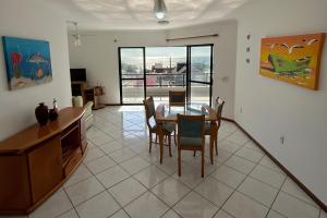 Apartamento com vista mar frente a avenida principal