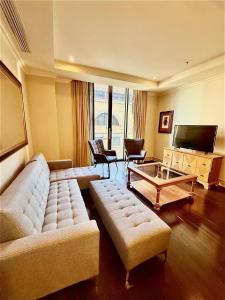 Michelangelo Towers 705- Luxury 1Bed Apartment