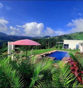 Divina Finca Nueva llegando a Villeta para 6 a 8