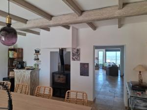 Villas VILLA au calme avec VUE MAGNIFIQUE -entierement climatisee - piscine : photos des chambres