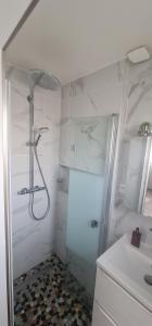 Villas villa with swimming pool : photos des chambres