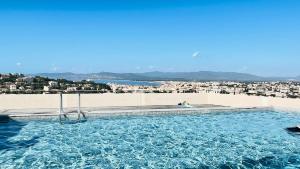 Très bel appartement -résidence avec piscine sur le toit et vue panoramique