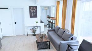 Studio Summer Nest by Summer Smile