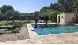 VILLA au calme avec VUE MAGNIFIQUE -entièrement climatisée - piscine