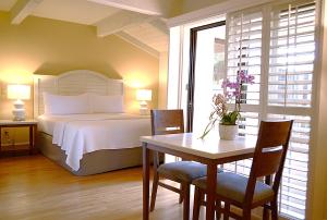 Standard King Room room in Lobos Lodge