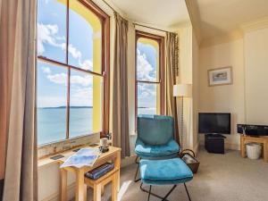 2 Bed in Tenby FB233