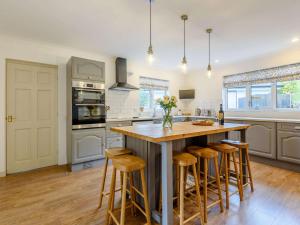 3 Bed in Llanrhaeadr Ym Mochnant 85799