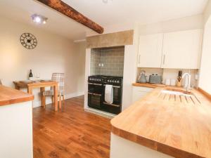 Cottage Round TCorner