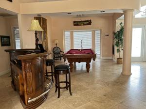 Villa The White House