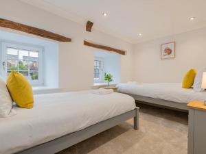 4 Bed in Hackthorpe SZ321
