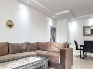 Appartement lumineux avec terrasse XXL, piscine & plage et vue montagne