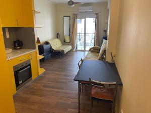 Квартира-студия в центре Лутраки