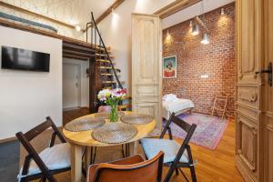 Oak Doors Apartament w Rynku - ProperUNIT