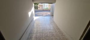 Casa a 1min do Espaço Cultural, com garagem coberta