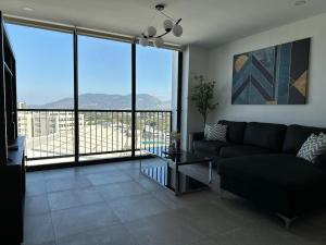 Modern Apartment in Downtown. AC+ Wifi!