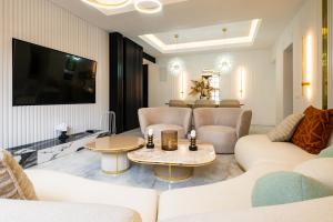 Exclusive 3BR Penthouse - Most Prestigious Area