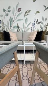 Appartements La Cite Guillemaud 1930, parking, balcon et wifi : photos des chambres