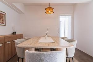 City Centre Modern Boho Stay