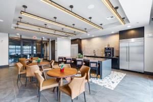 12min DT,6min Domain,Studio with Pool plus Free Parking