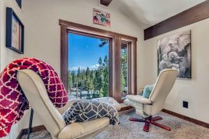 Agate Bay Getaway with Lake Views