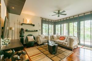 3BR Casa Blanc - Beachfront Home in Laguna & Layan Chom Tawan and Maan Tawan Residences