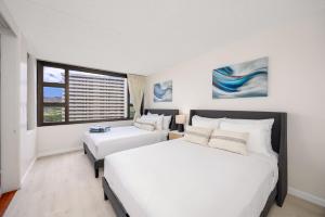 Waikiki Banyan - Nicely Remodeled, 5mins to the Beach & Free Parking