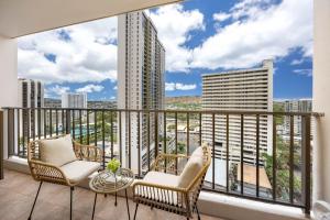 Waikiki Banyan - Nicely Remodeled, 5mins to the Beach & Free Parking