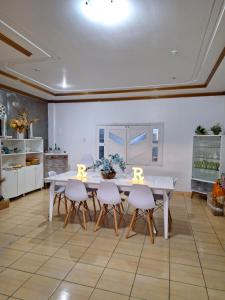 Quarto triplo com banheiro em Pousada e Restaurante