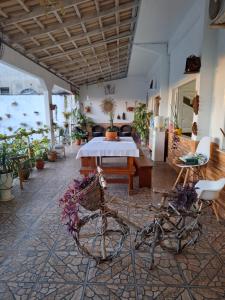 Quarto triplo com banheiro em Pousada e Restaurante