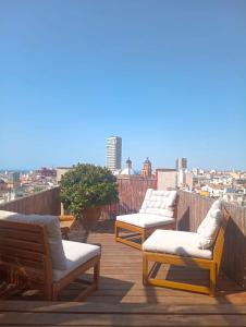 The Alicante Old Town artist workshop, Impressive rooftop, terrace with amazing city views and sea views, BBQ, Air conditioner, Wifi