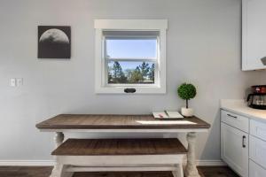 Country Suite Apartment near Lake Fork with Stocked Pond and Walking Trails