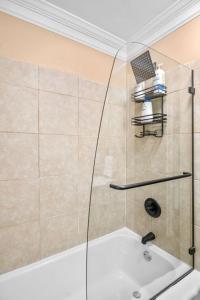 Family Fun! 2 Story Oasis and Pup Retreat Near RVA!